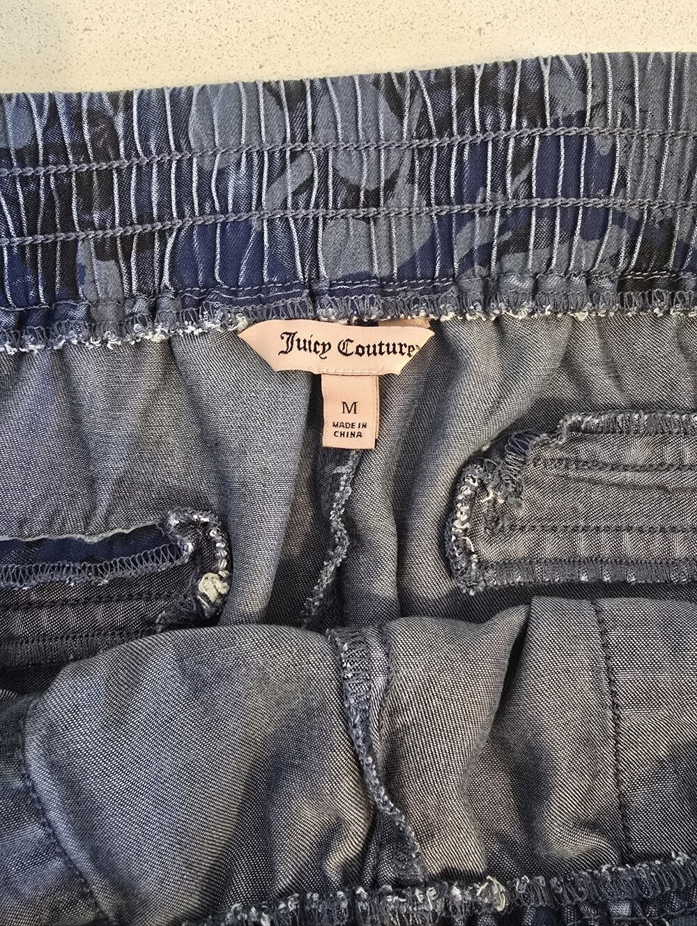 Juicy Couture Blue Floral Camo Jogger Lightweight Denim Pants - Picture 3 of 7